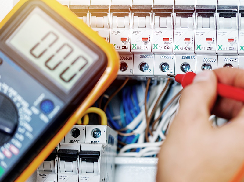 Orçamento para instalações elétricas em Loures